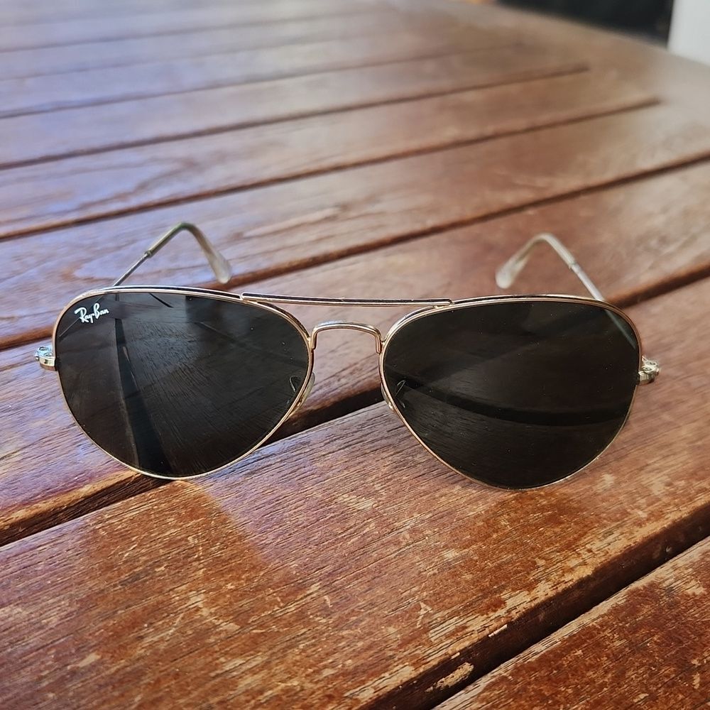 Ray Ban Aviatir Sunglasses Gold Tone Frame